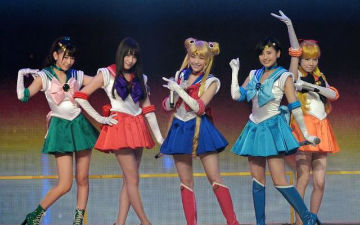 AKB48红白歌会COS演唱《美少女战士》