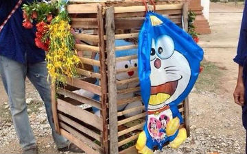 为避免虐待动物 泰国民众用哆啦A梦祈雨