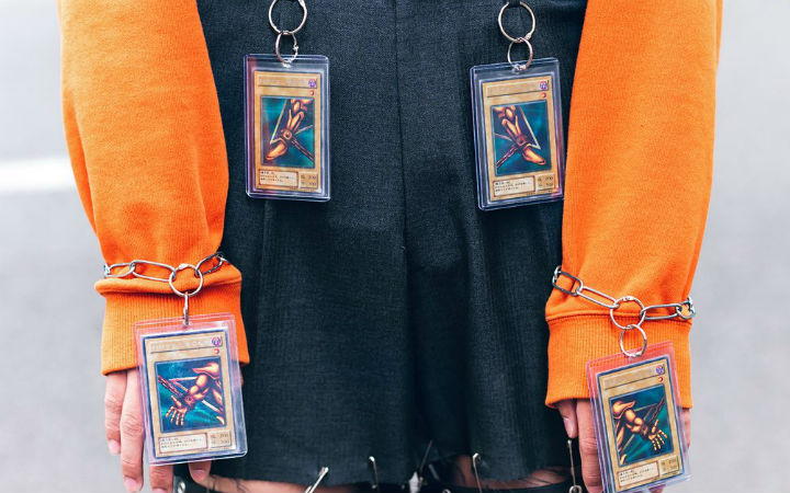 《游戏王》的卡牌成时尚？东京时尚推特推15岁少年的打扮