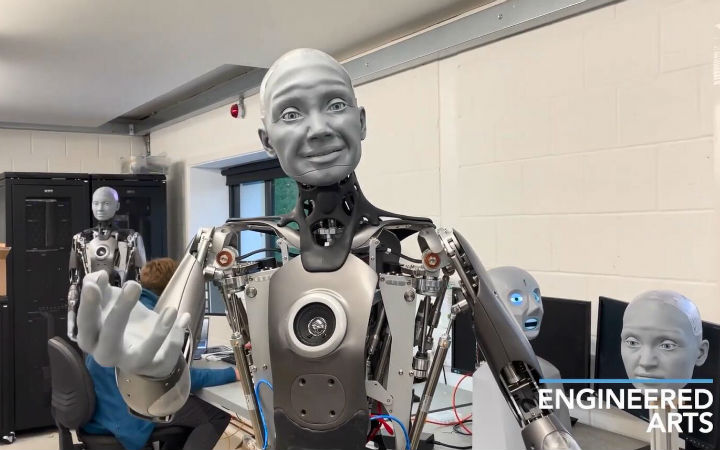 表情丰富！英国推出高还原度人形机器人“Ameca”