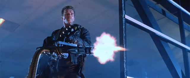 盖拿出过《终结者》中施瓦辛格的经典武器加特林机枪——不过,这位